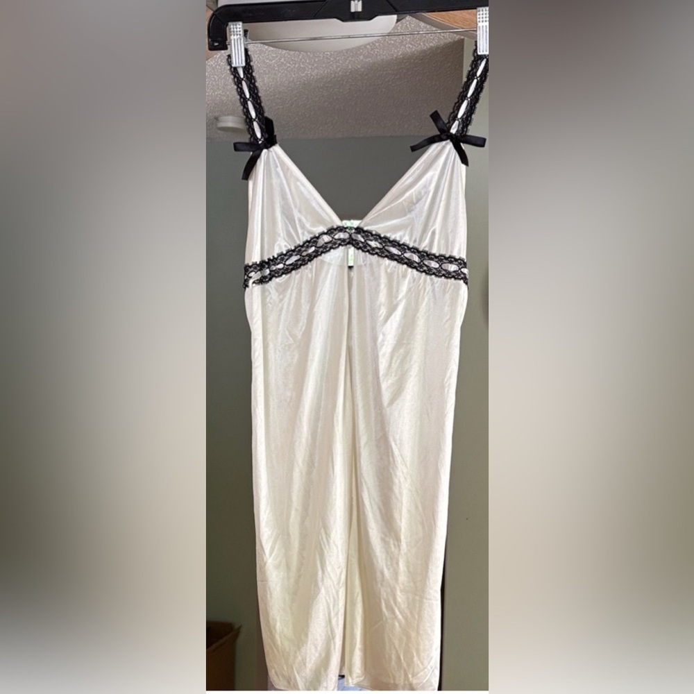 Unbranded New Softest Black White Lace Nightgown Slit Front Women’s Size Small S